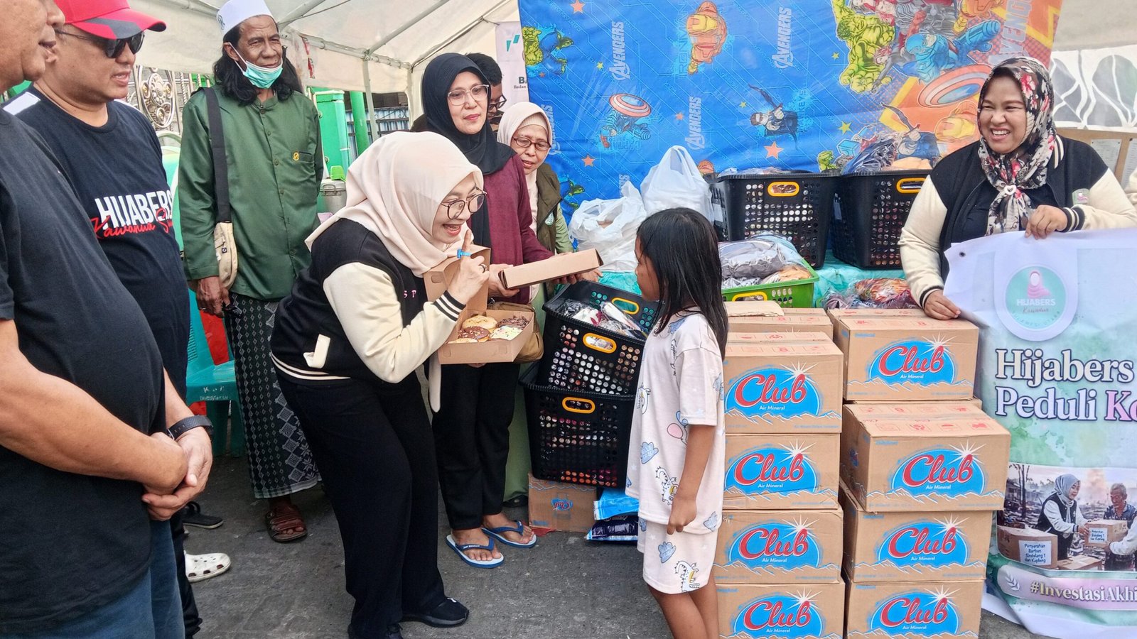 Foto ketua yayasan hijaber Kawanua sulut, bunda Fauziah stella pakadja,SE.(Foto)